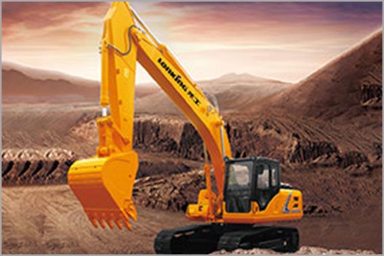 液壓挖掘機 LG6215的雙泵恒功率負流量液壓系統(tǒng)、自動傳感控制，具有再生、優(yōu)先等功能