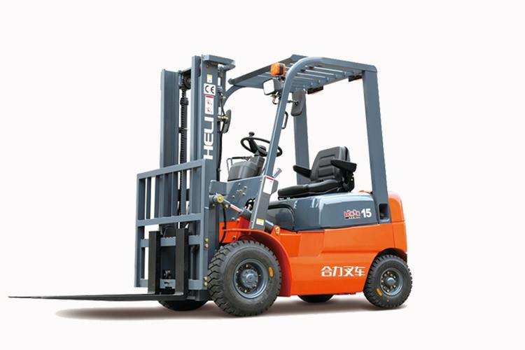 叉車的標準化和通用性很高，廣泛應(yīng)用于廠礦、倉庫、車站、港口、機場、貨場、流通中心和配送中心等場所